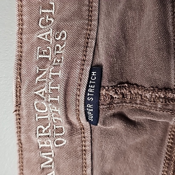 American Eagle super stretch size 10 mid rise jean shorts - Picture 6 of 8